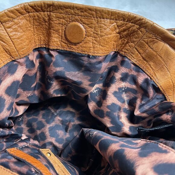 B Makowsky leather tan shoulder bag with soft finish gold tone accents - Picture 13 of 13